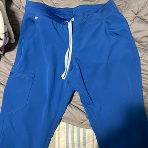 Woman’s figs scrub pants
